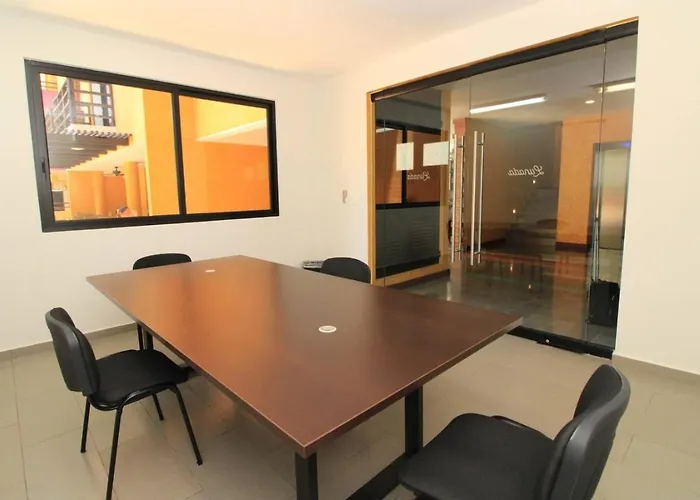 Lunada Bright With Rooftop Amenities *