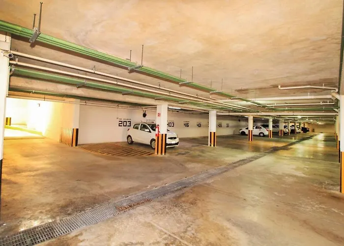 Apartment Lunada Bright With Rooftop Amenities