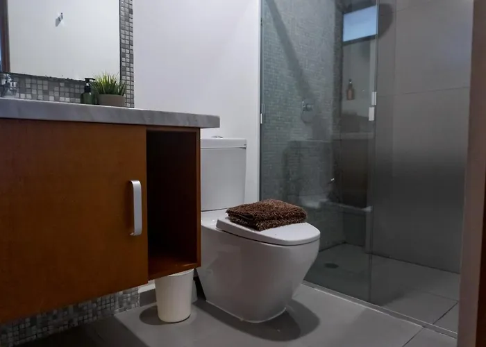Lunada Bright With Rooftop Amenities Apartment