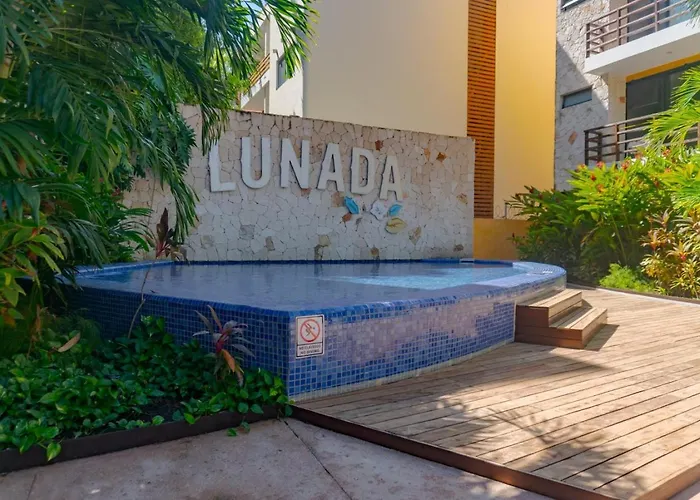 Lunada Bright With Rooftop Amenities Playa del Carmen