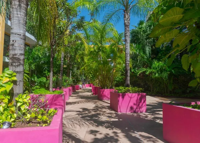 Lunada Bright With Rooftop Amenities