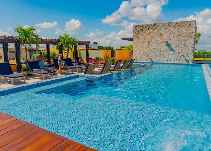 Lunada Bright With Rooftop Amenities *